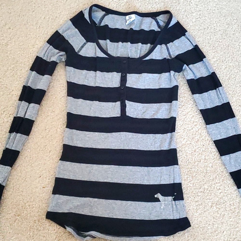 Great condition Victoria's secret PINK medium long sleeve